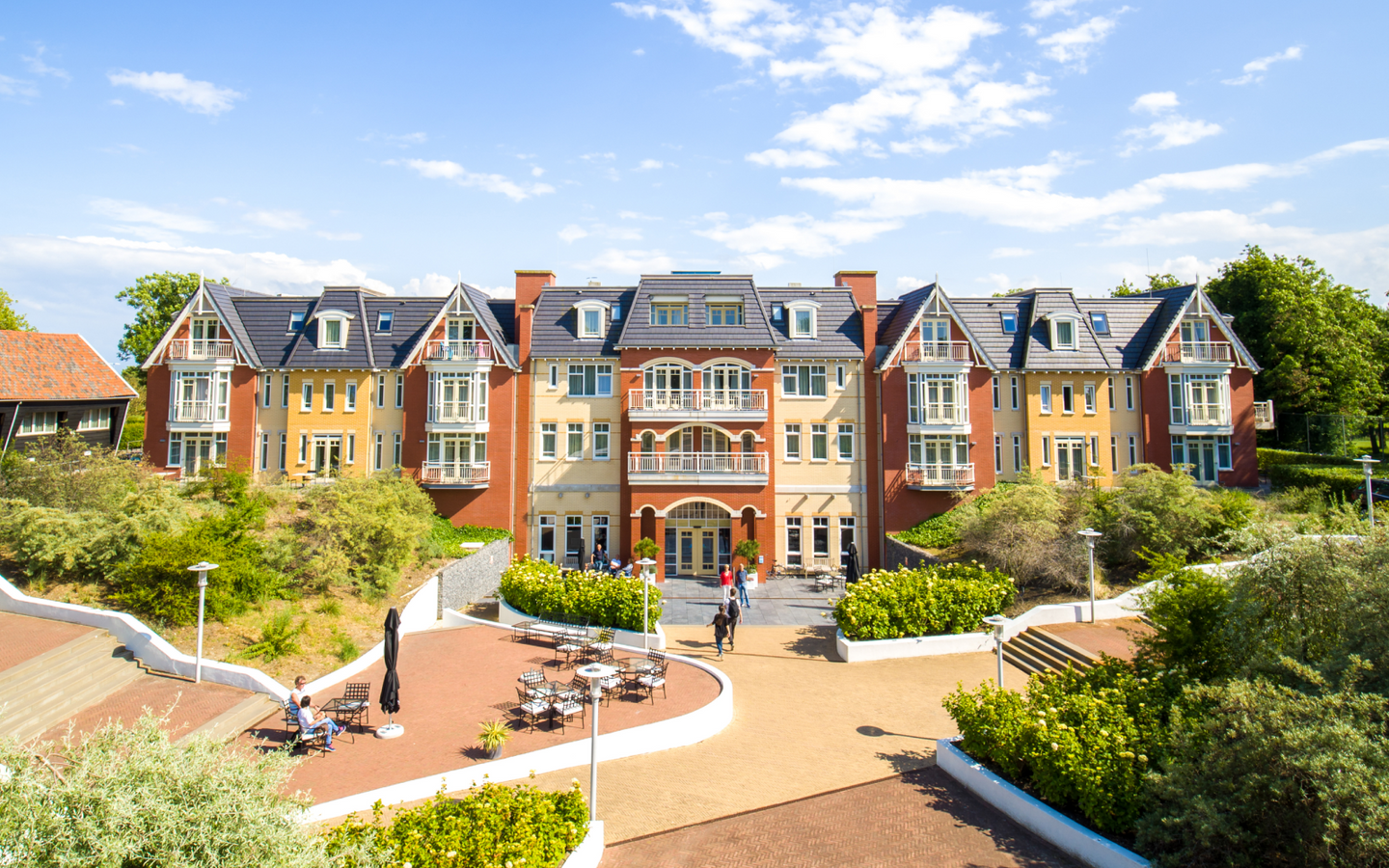 Grand Hotel Ter Duin | Luxe strandbeleving in een 4* hotel aan de Zeeuwse kust | incl. diner - afbeelding 1
