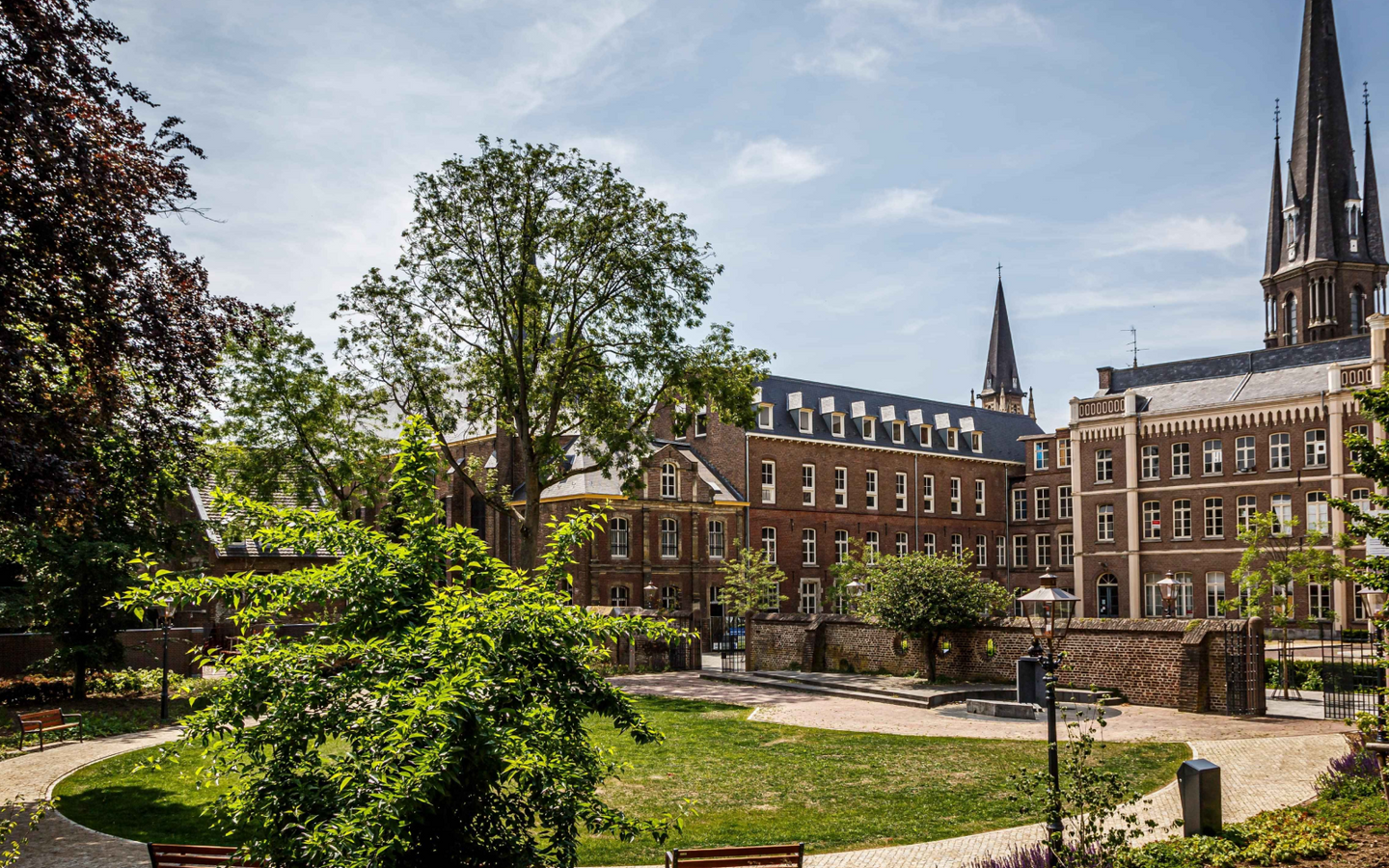 Hotel Merici | 3-Daags verblijf in een prachtig voormalig klooster | incl. 3-gangendiner - afbeelding 2