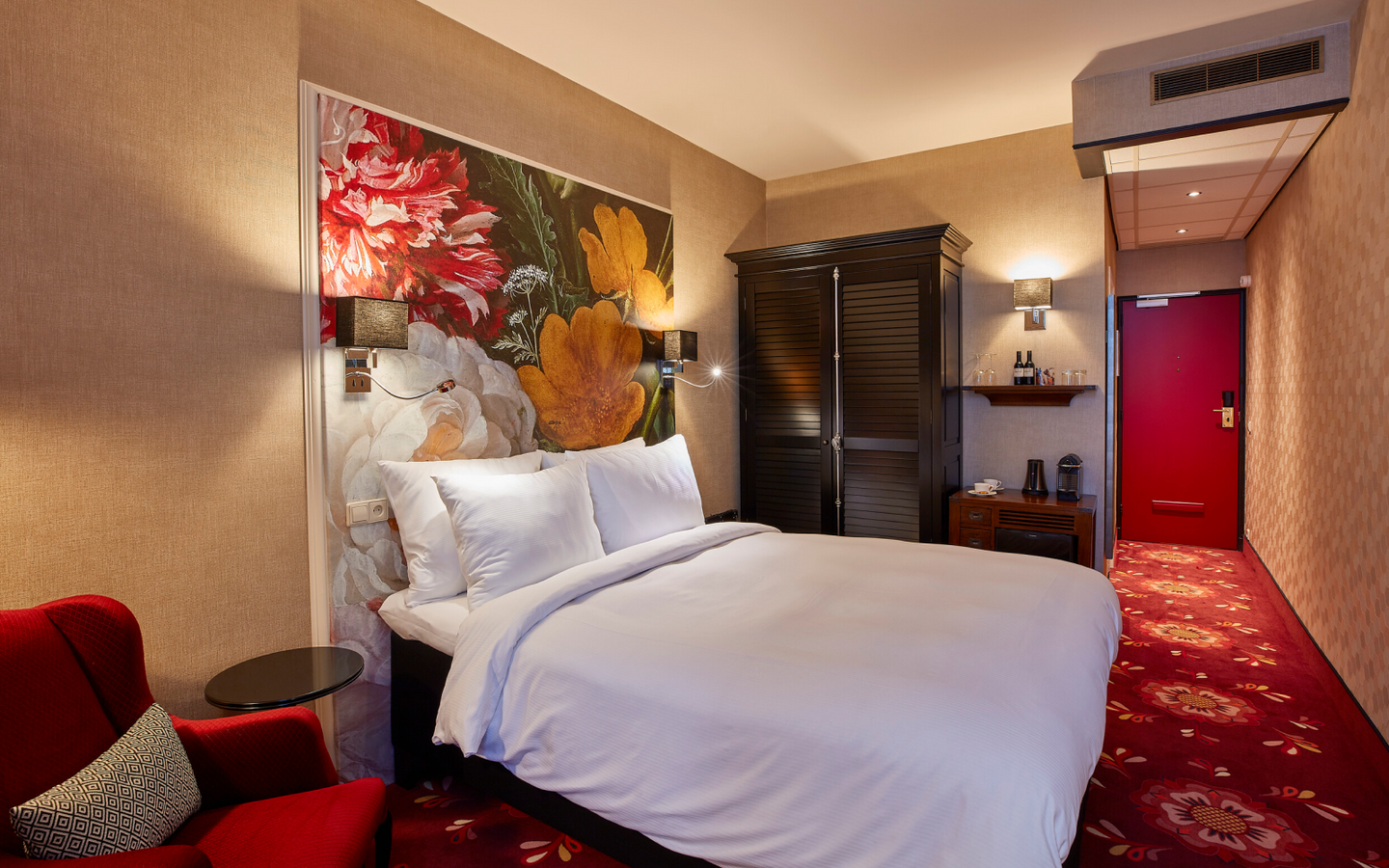 Carlton Ambassador | Een stijlvol verblijf tussen stad en strand in een prachtig boutique hotel - afbeelding 2