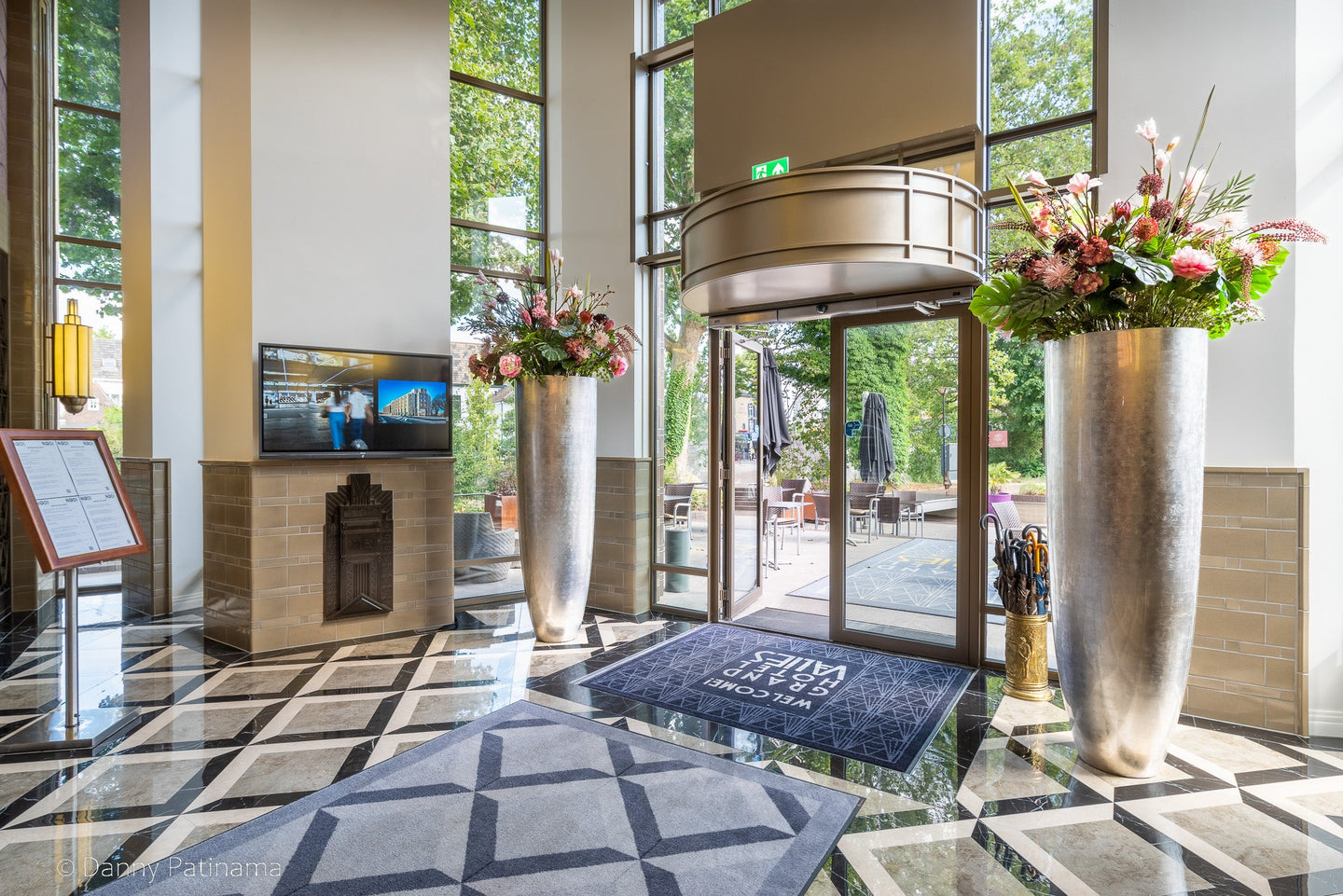Grand Hotel Valies | Overnacht in een luxe hotel in het centrum van Roermond op 5 minuten afstand van de Designer Outlet - afbeelding 2