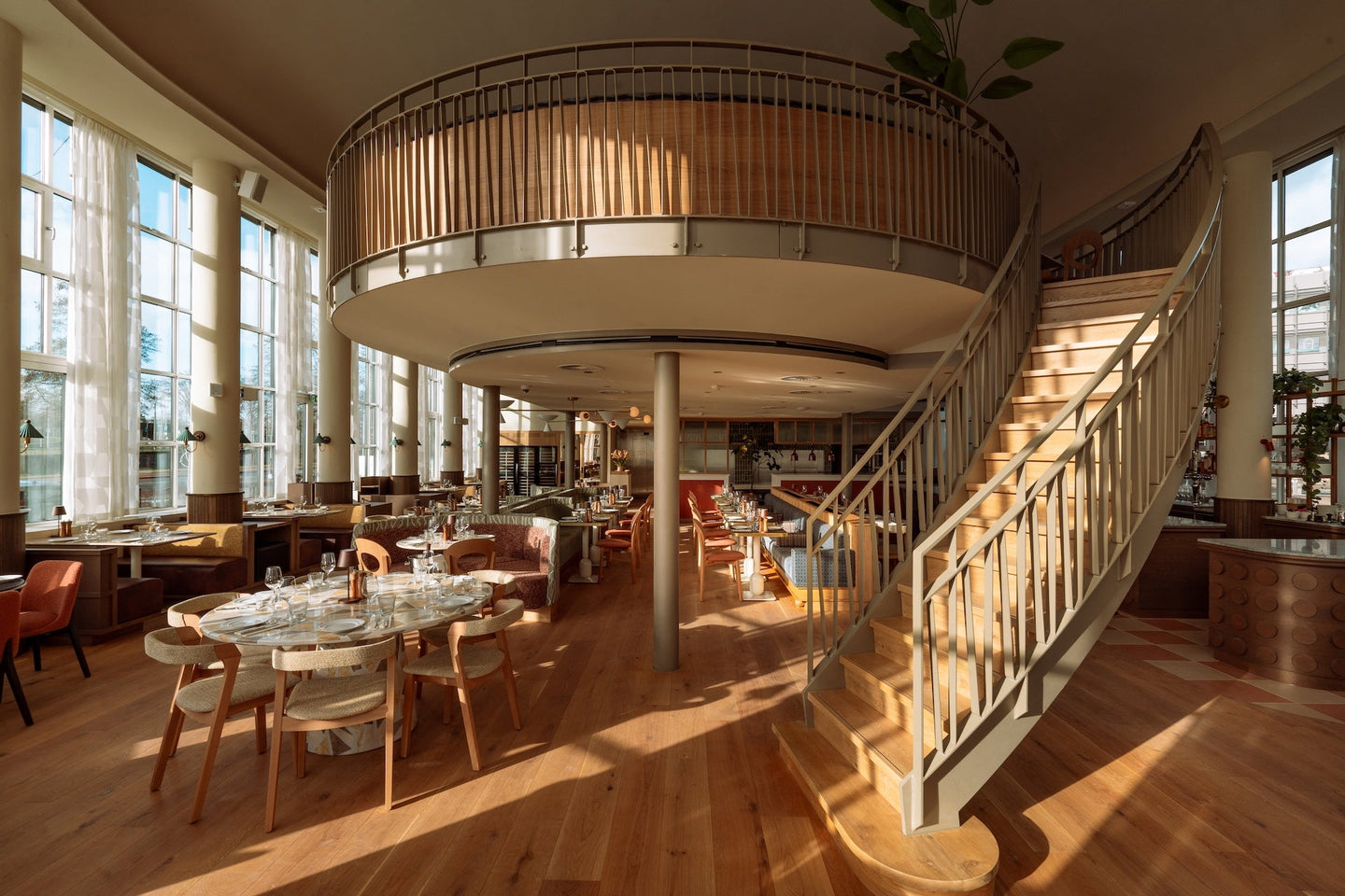 Hotel De Plesman | Geniet van een culinaire overnachting in voormalig KLM-hoofdkantoor | incl. 3-gangendiner - afbeelding 16