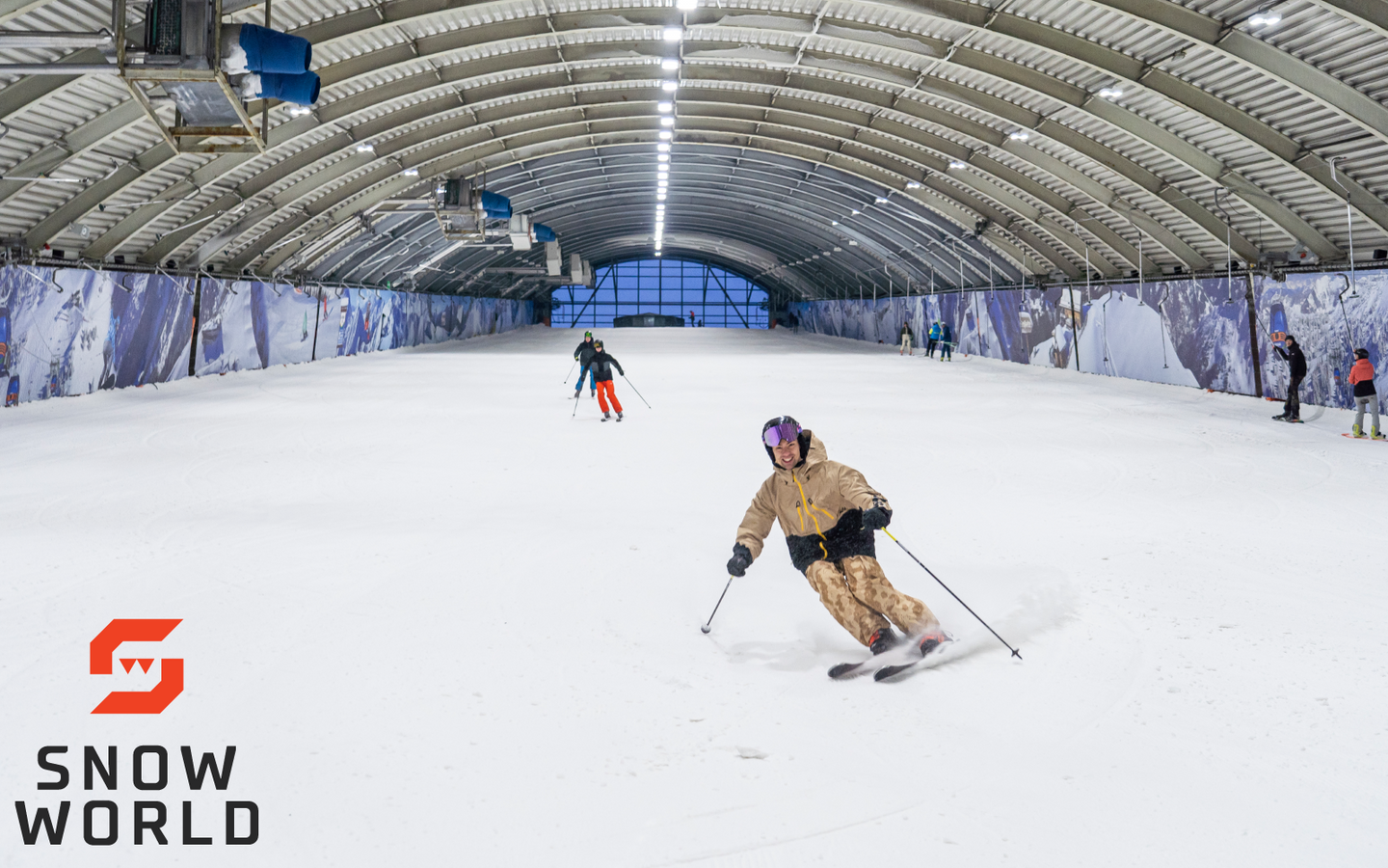 snowworld-1-uur-skipas-koffiethee-en-apfelstrudel - afbeelding 1